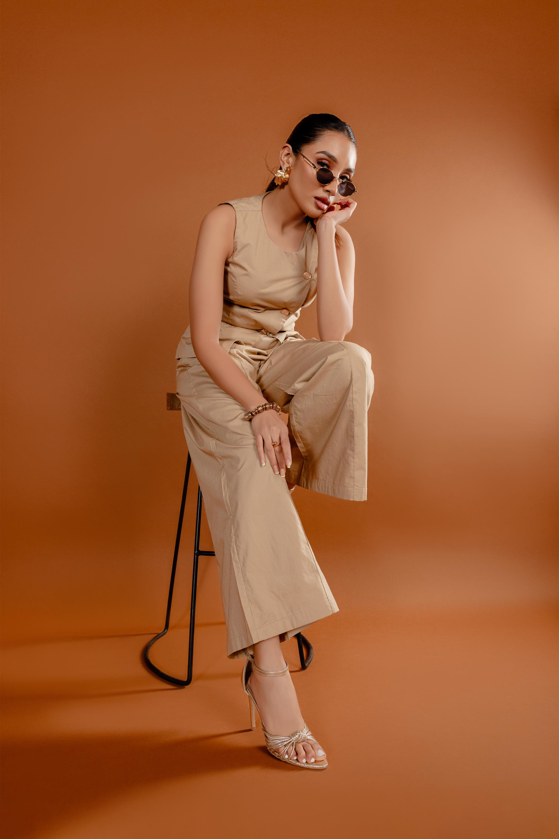 LINEAR PEPLUM